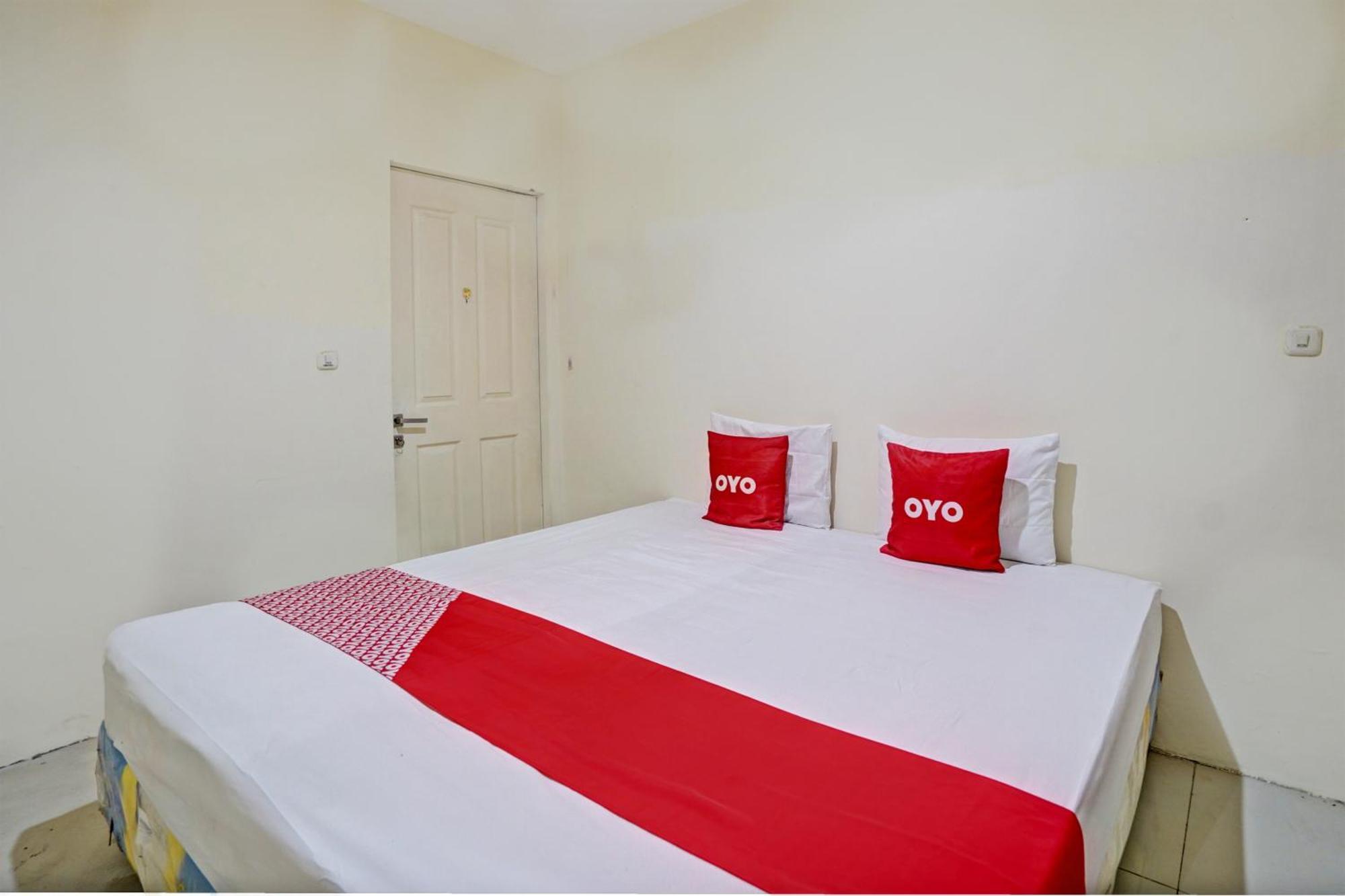 Oyo 93112 Garden Homestay 3 Merlion Surabaya Exterior foto