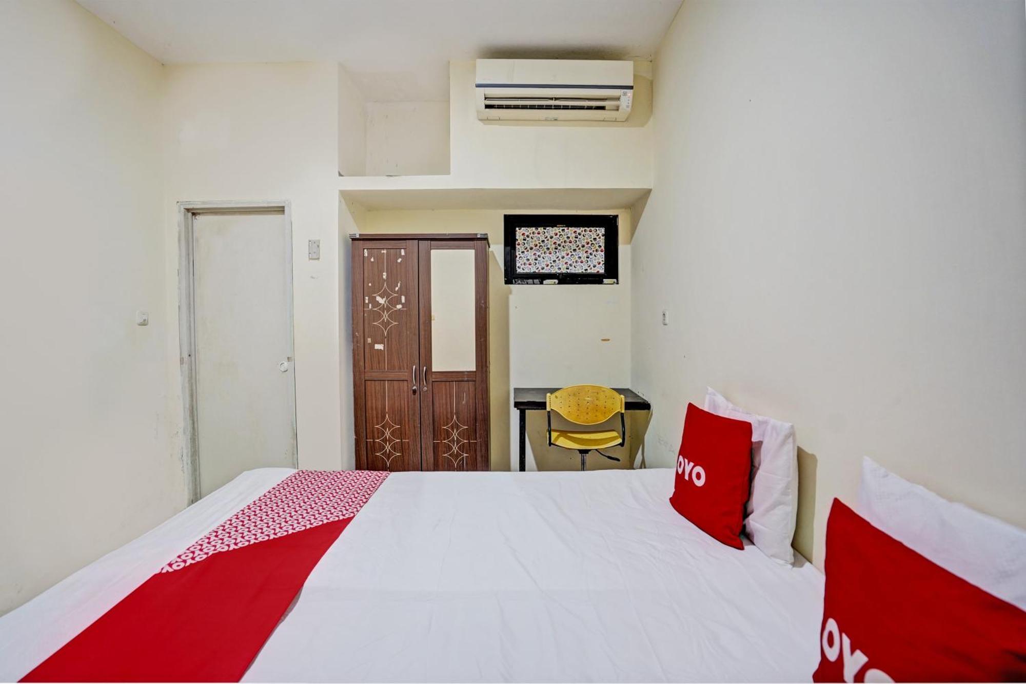 Oyo 93112 Garden Homestay 3 Merlion Surabaya Exterior foto